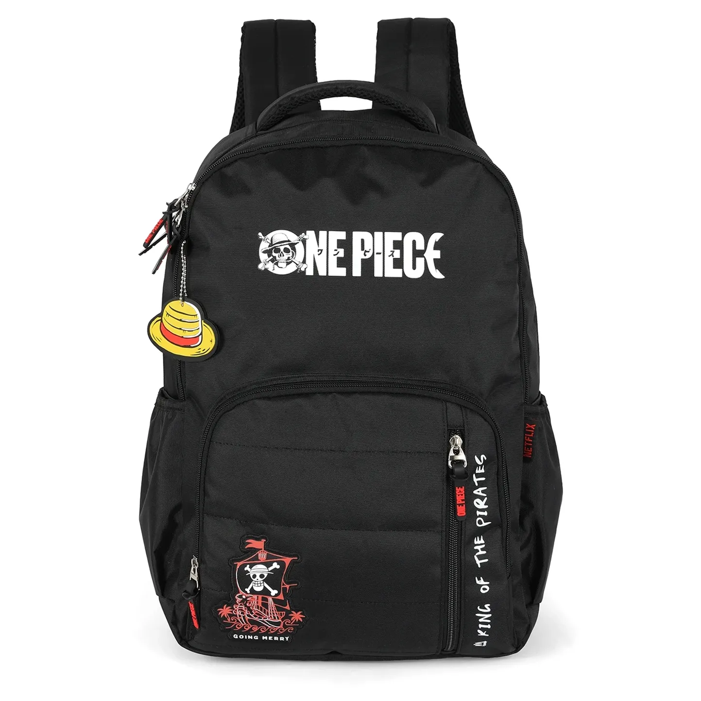 Mochila infantil Luxcel One Piece preta com detalhes em vermelho e amarelo, com logo da série e pingente do chapéu de palha